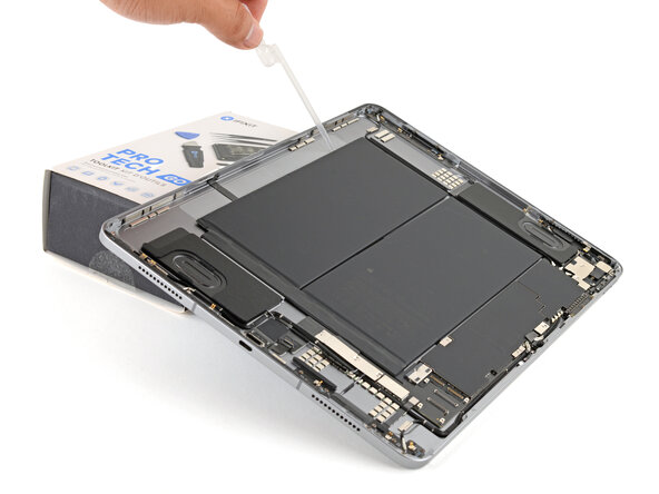 iPad Air 7 13" Battery Replacement: step 30, image 2 of 3