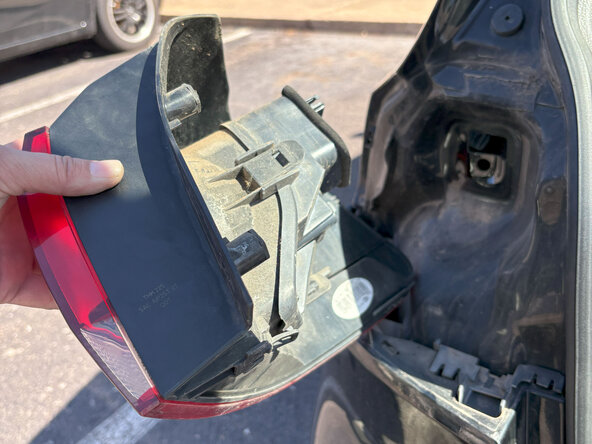 2012 Volkswagen Golf Rear Blinker Bulb Replacement: crwdns2935265:04crwdnd2935265:02crwdnd2935265:02crwdne2935265:0