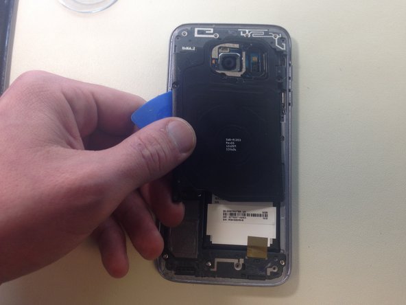Samsung Galaxy S7 Screen Assembly Replacement, Remove the plastic covers: crwdns2935265:03crwdnd2935265:02crwdnd2935265:03crwdne2935265:0