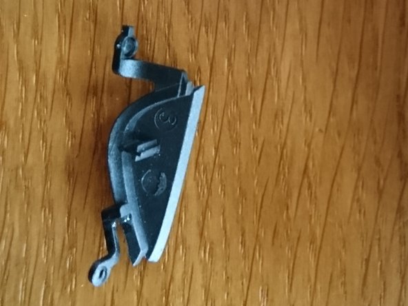 TomTom Go Blue and Me Disassembly, On/Off button: crwdns2935265:06crwdnd2935265:02crwdnd2935265:02crwdne2935265:0