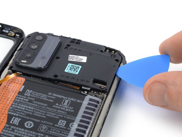 Xiaomi Redmi Note 9T Screen Replacement, Pry up the motherboard cover: crwdns2935265:012crwdnd2935265:02crwdnd2935265:03crwdne2935265:0