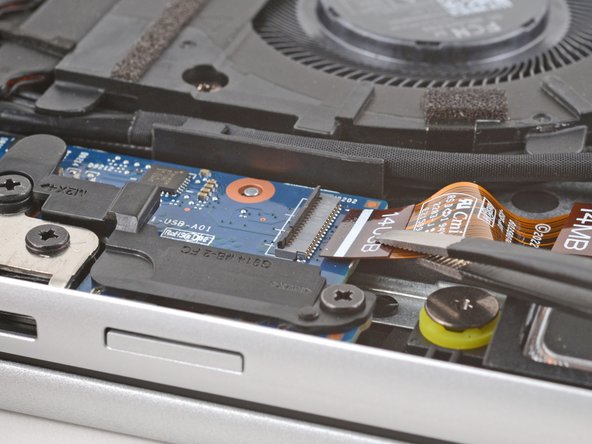 HP EliteBook 845 G9 USB Board Replacement, Disconnect the connector board: crwdns2935265:011crwdnd2935265:03crwdnd2935265:03crwdne2935265:0