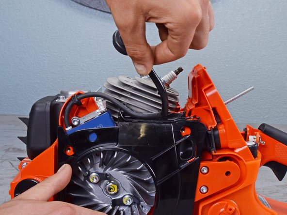 Echo Chain Saw CS590 2019 Ignition Assembly Replacement, Reposition the spark plug cable: crwdns2935265:017crwdnd2935265:02crwdnd2935265:03crwdne2935265:0