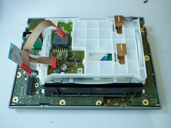 Porsche 997.1 PCM 2.1 Screen Replacement, Removing the screen carrier: step 13, image 2 of 3