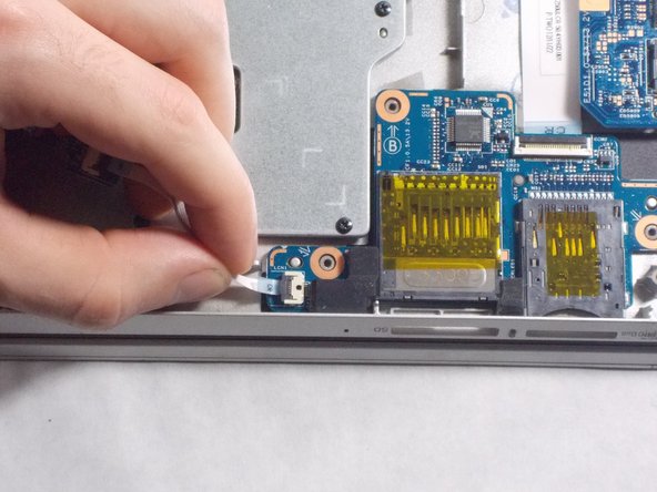 Sony Vaio SVT151A11L Multimedia Card Replacement: crwdns2935265:07crwdnd2935265:02crwdnd2935265:02crwdne2935265:0