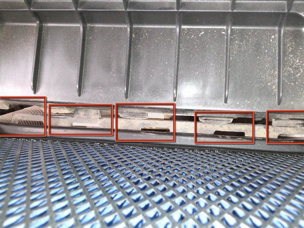 1997-2003 Pontiac Grand Prix GT Air Filter Replacement, Installing the New Filter: crwdns2935265:07crwdnd2935265:03crwdnd2935265:03crwdne2935265:0