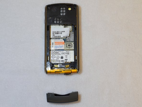 Blackberry 8110 Display Replacement, Removing the bottom cover.: crwdns2935265:03crwdnd2935265:02crwdnd2935265:02crwdne2935265:0