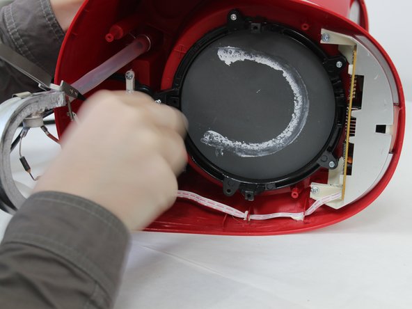 Black and Decker DCM100R Control Panel Circuit Board Replacement: crwdns2935265:06crwdnd2935265:02crwdnd2935265:02crwdne2935265:0