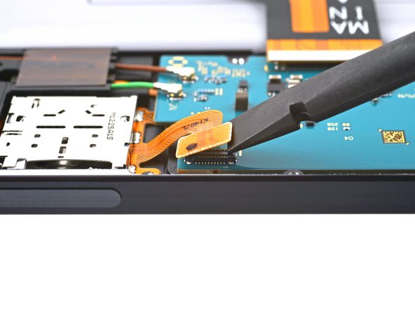 Samsung Galaxy Tab S7 Plus Loudspeaker Assembly Replacement, Disconnect the microSD card reader: crwdns2935265:027crwdnd2935265:02crwdnd2935265:02crwdne2935265:0