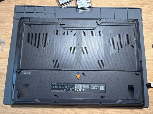 ASUS TUF Gaming A15 (2023) FA507XI RAM Replacement, Housing Assembly: crwdns2935265:011crwdnd2935265:02crwdnd2935265:02crwdne2935265:0