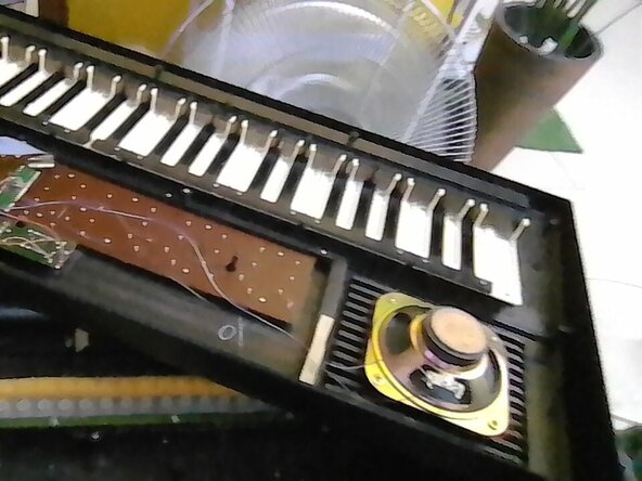 MK-2055A Piano Speaker Dust Cleaning, Locate The Speaker Placement: crwdns2935265:03crwdnd2935265:01crwdnd2935265:01crwdne2935265:0