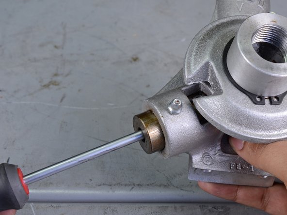 Electric Eel Lower Feeder Assembly Replacement, Remove the Bearing Carrier Assembly: crwdns2935265:017crwdnd2935265:02crwdnd2935265:03crwdne2935265:0