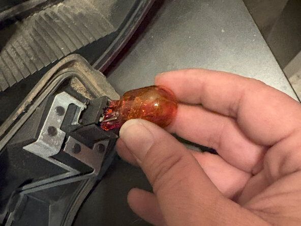2012 Volkswagen Golf Rear Blinker Bulb Replacement: crwdns2935265:00crwdnd2935265:01crwdnd2935265:02crwdne2935265:0