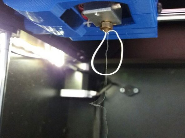 "Replace Filament" Function (During Printing), Placing the new filament: crwdns2935265:04crwdnd2935265:03crwdnd2935265:03crwdne2935265:0