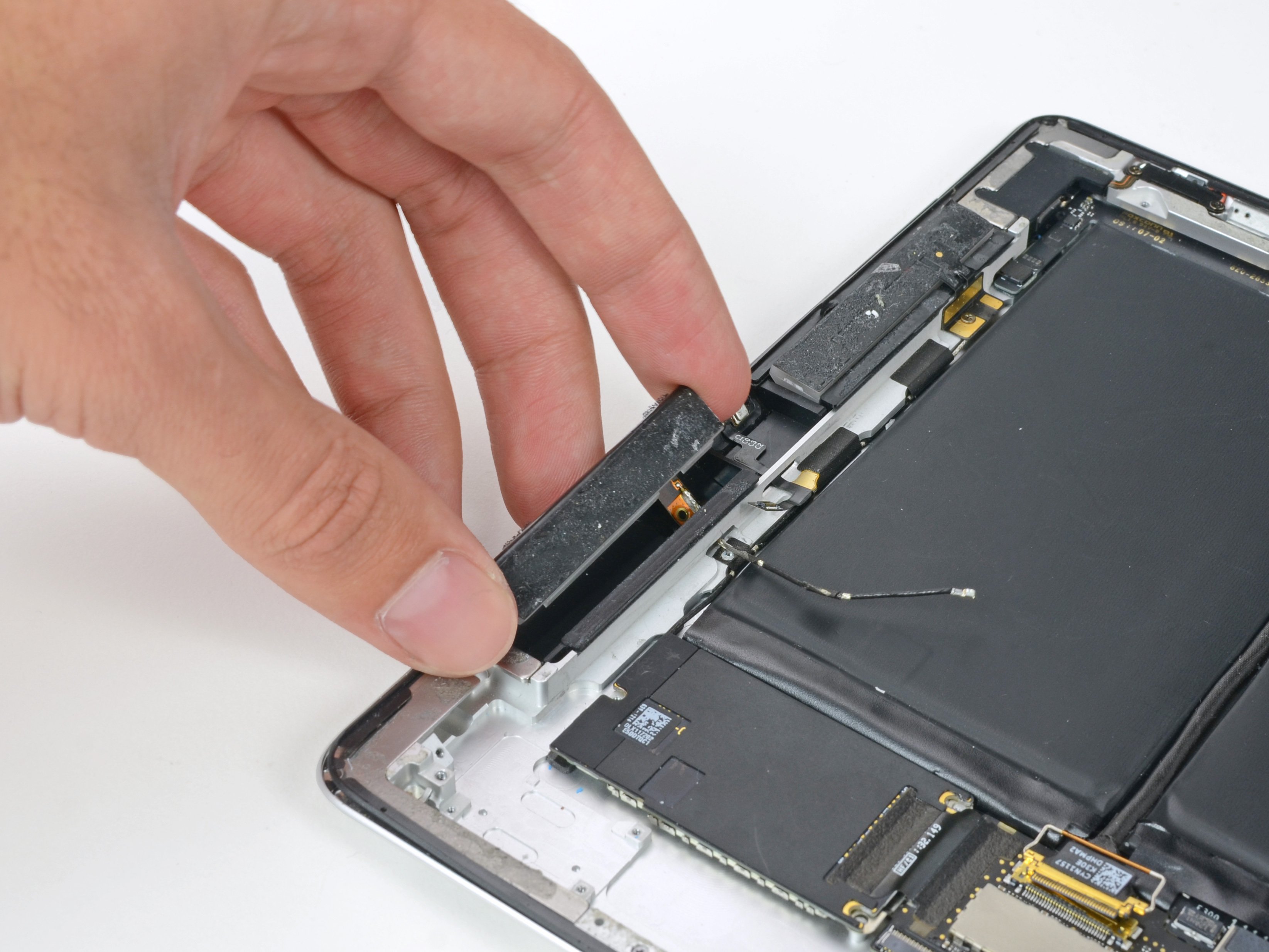 laurel, ms repair nearby iPad 2 GSM Left Cellular Data Antenna Replacement