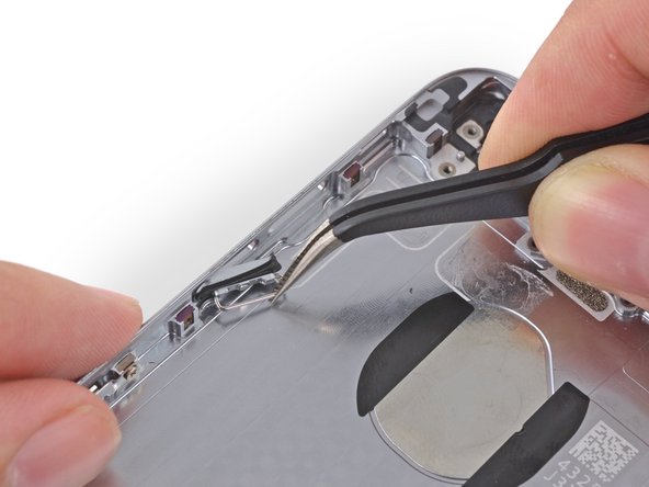iPhone 6 Rear Case Replacement: crwdns2935265:060crwdnd2935265:03crwdnd2935265:03crwdne2935265:0