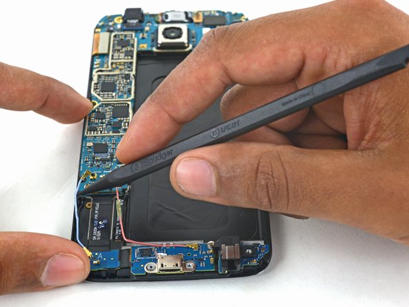 更换三星盖乐世S6的Home键, 主板组件: 步骤 19 中的图像 3，3