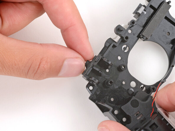 Steam Controller (2nd Gen, 2026) Flexible Button Circuit Replacement, Remove the bumper membranes: adım 23, 3 resimden 1.