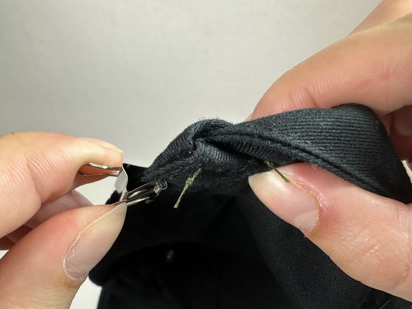 How to Fix a Broken Strap on a Strapback Hat: crwdns2935265:09crwdnd2935265:03crwdnd2935265:03crwdne2935265:0