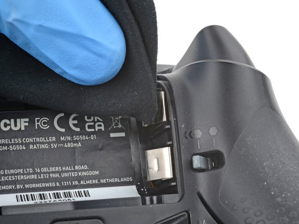 How to Clean Corroded Battery Terminals: crwdns2935265:06crwdnd2935265:03crwdnd2935265:03crwdne2935265:0