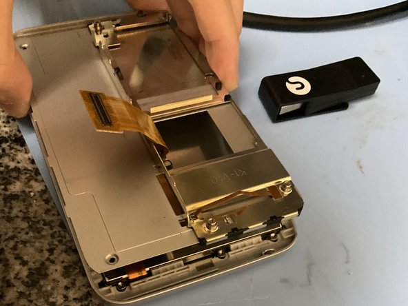 nokia N810 Teardown, Disassemble the display.: crwdns2935265:08crwdnd2935265:03crwdnd2935265:03crwdne2935265:0