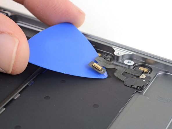 MacBook Air 13” Retina Display Late 2018 Microphone Assembly Replacement, Remove the microphone assembly: étape 32, image 2 de 2