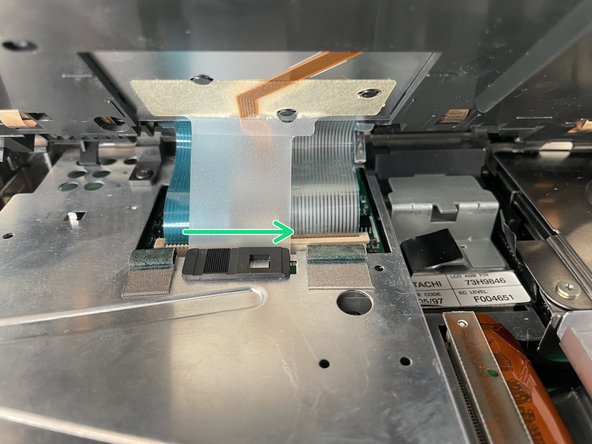 IBM ThinkPad 380/385 Disassembly, Remove keyboard: crwdns2935265:03crwdnd2935265:02crwdnd2935265:03crwdne2935265:0