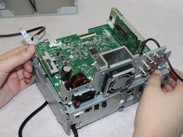 Kenwood DNX571HD Satellite Antenna Connection Replacement, Satellite Antenna Connection: crwdns2935265:013crwdnd2935265:02crwdnd2935265:02crwdne2935265:0