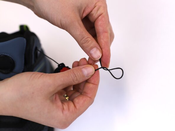 How to Replace a Dial-Lace System in a Hiking Boot, Make a knot: crwdns2935265:017crwdnd2935265:02crwdnd2935265:03crwdne2935265:0