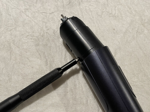 Babyliss Lithium Performance (E986E) Teardown, Remove structural and motor screws: crwdns2935265:04crwdnd2935265:01crwdnd2935265:02crwdne2935265:0