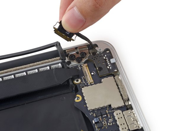 MacBook Pro 15" Retina Display Mid 2015 Left Speaker Replacement: crwdns2935265:038crwdnd2935265:03crwdnd2935265:03crwdne2935265:0