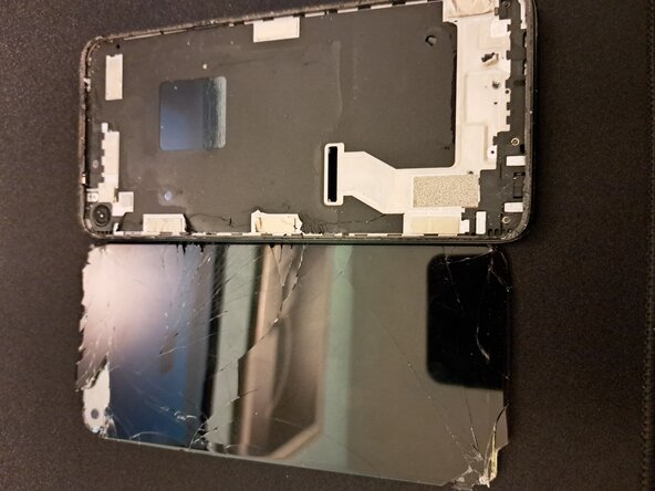 Motorola Moto G Power (2020)/G8 Power Display Replacement, Remove the display: crwdns2935265:011crwdnd2935265:01crwdnd2935265:03crwdne2935265:0