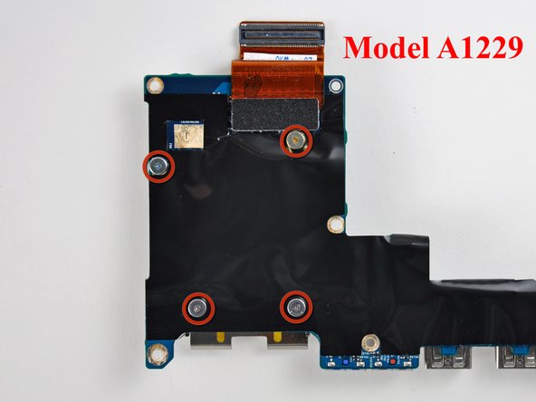 MacBook Pro 17" Models A1151 A1212 A1229 and A1261 Left I/O Board Replacement: stap 23, afbeelding 2 van 2