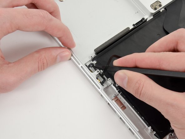 MacBook Pro 13" Retina Display Late 2012 Upper Case Replacement: crwdns2935265:066crwdnd2935265:03crwdnd2935265:03crwdne2935265:0