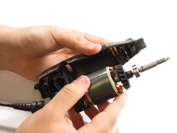 Dremel MultiPro 395 Armature Replacement, Removing the motorshaft: crwdns2935265:08crwdnd2935265:03crwdnd2935265:03crwdne2935265:0