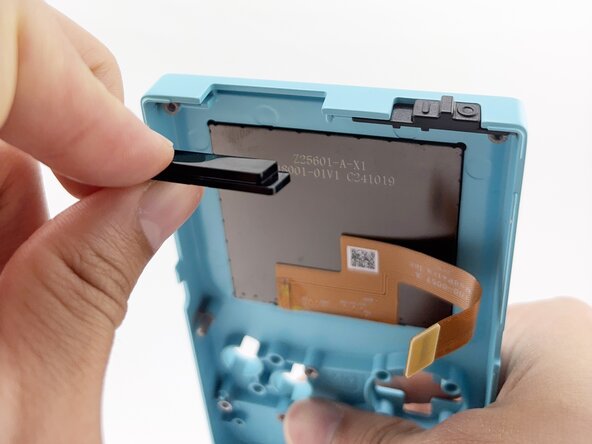 Disassembling ModRetro Chromatic (Released Mid-2025), IR Window: 步骤 9 中的图像 2，3