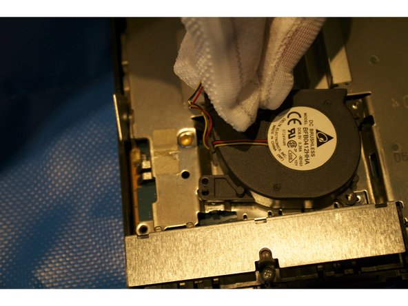 PlayStation 2 Slimline Teardown: crwdns2935265:06crwdnd2935265:03crwdnd2935265:03crwdne2935265:0