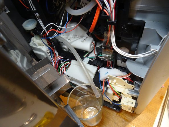 Siemens EQ-Reihe Wasser in der Tropfschale - kein Kaffee: crwdns2935265:010crwdnd2935265:02crwdnd2935265:02crwdne2935265:0