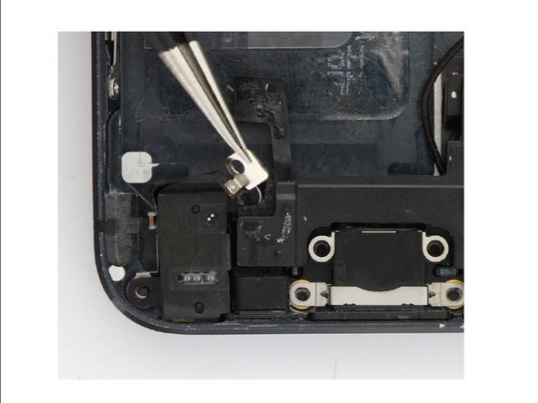 iPhone 5 Dock Connector Replacement FR, Removing screws from Dock Connector: crwdns2935265:013crwdnd2935265:03crwdnd2935265:03crwdne2935265:0