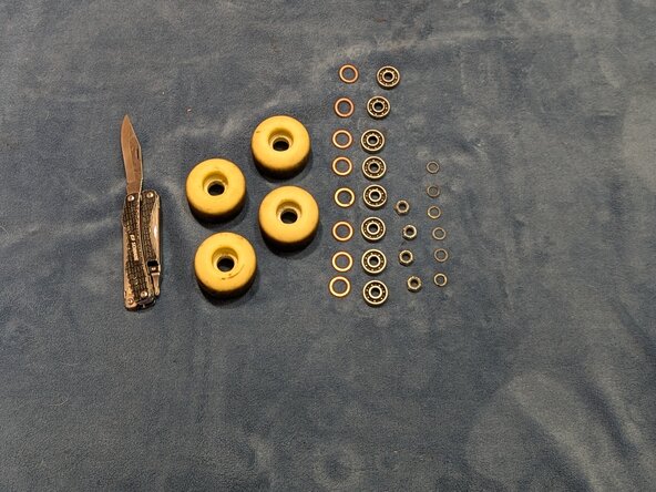 How to Clean and Lubricate Skateboard Bearings: 3 단계, 이미지 3개 중 3개