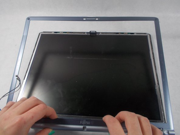 Fujitsu Lifebook S6120 Screen Replacement: step 16, image 2 of 2