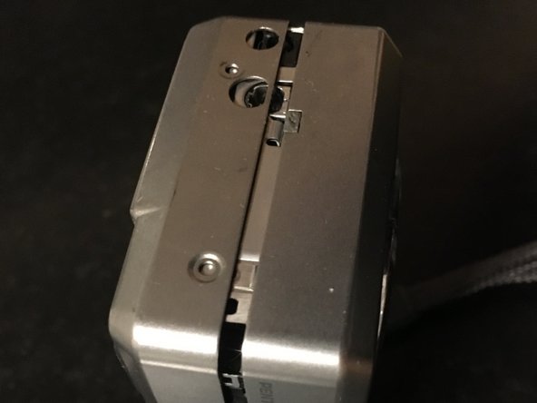 PENTAX OPTIO 330 Internal Battery replacement, Remove rear cover: crwdns2935265:04crwdnd2935265:02crwdnd2935265:03crwdne2935265:0