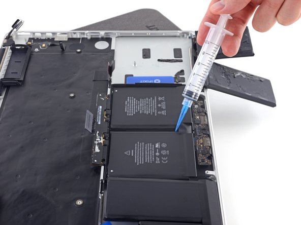 MacBook Pro 15" Retina Display Mid 2015 Battery Replacement (Legacy): 步骤 68 中的图像 2，2