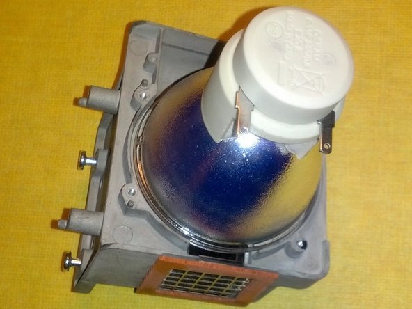 Mitsubishi VLT-HC3800LP Bulb Replacement: crwdns2935265:05crwdnd2935265:03crwdnd2935265:03crwdne2935265:0