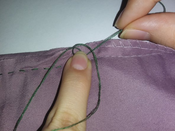 How to Hand Sew A Small Hole in Clothing: crwdns2935265:08crwdnd2935265:02crwdnd2935265:03crwdne2935265:0