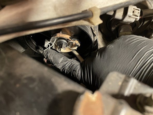 2005-2009 Subaru Outback Low Beam Headlight Replacement: Schritt 7, Bild 1 von 3