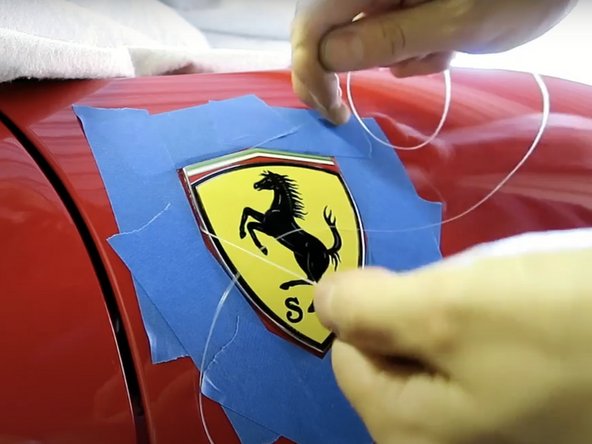 Debadging a Ferrari, Cutting your adhesive: crwdns2935265:04crwdnd2935265:02crwdnd2935265:02crwdne2935265:0