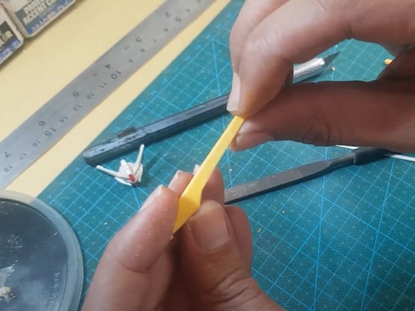 How to Repair Parts of a Damaged Gunpla Model Kit: crwdns2935265:06crwdnd2935265:02crwdnd2935265:02crwdne2935265:0