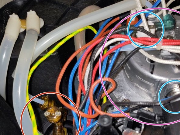 Ariete Espresso Novecento 1387 Disassembly, What's in the top compartment?: crwdns2935265:04crwdnd2935265:02crwdnd2935265:02crwdne2935265:0