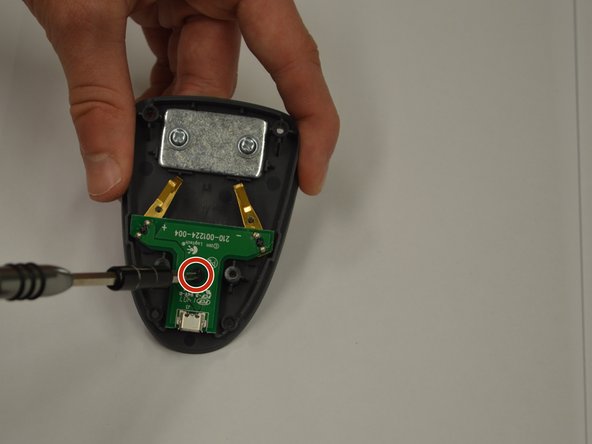 Logitech Harmony Ultimate Charging Station Motherboard Replacement: crwdns2935265:04crwdnd2935265:02crwdnd2935265:03crwdne2935265:0